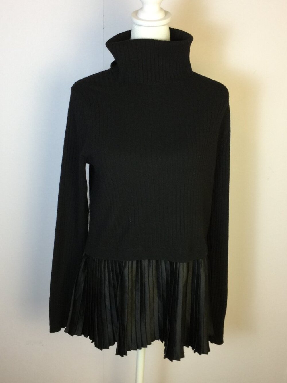 New! Nine West Sweater Size S Womans Black Ribbed Turtleneck Pleated Satin Hem